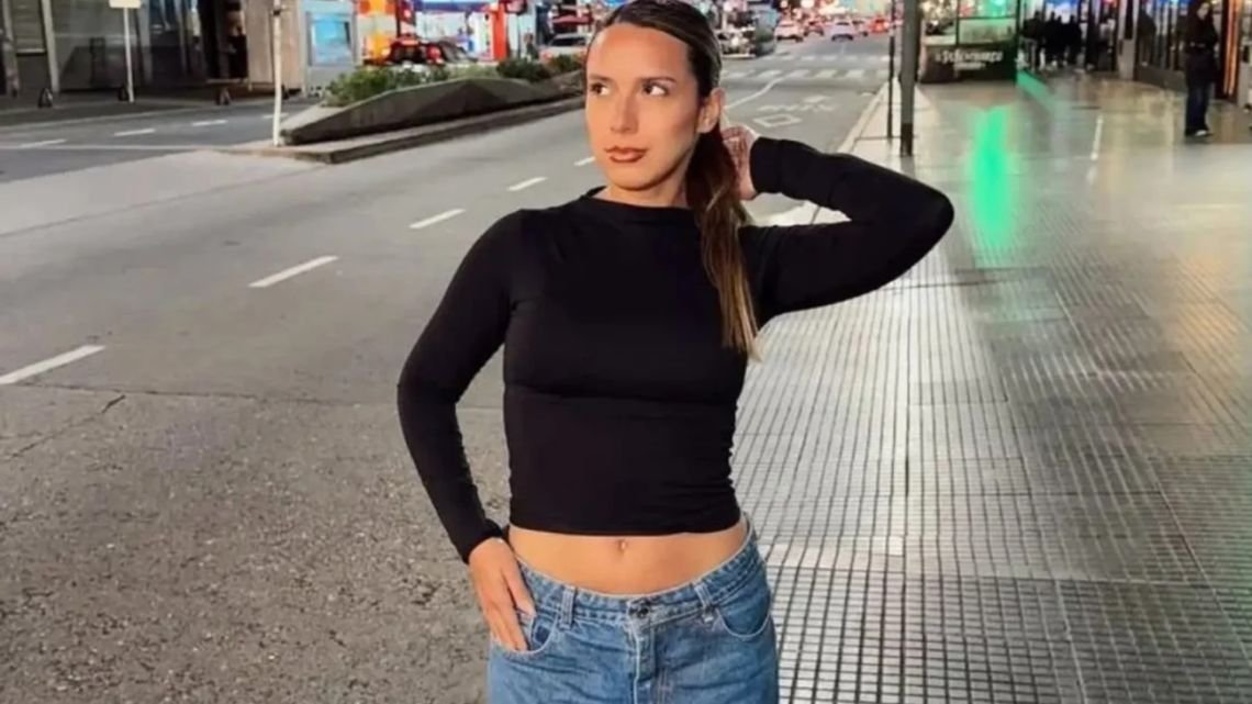 Liberada y sin tobillera, Agostina Páez ya puede regresar a la Argentina