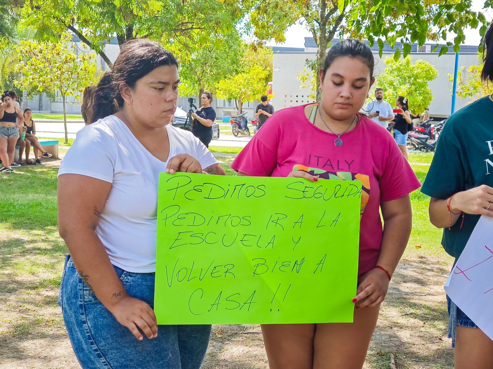 Los adultos debemos dejar de estar distraídos y volver a hacernos cargo