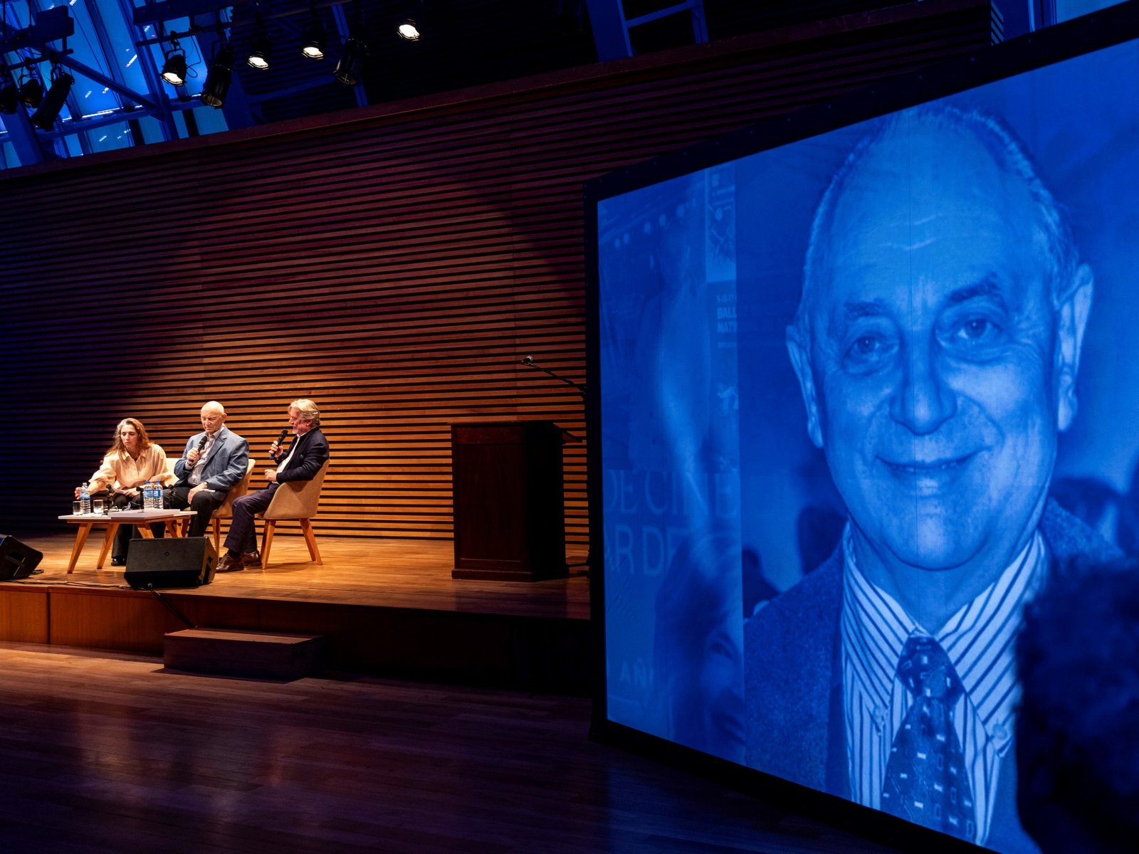 "Mi premio es el trabajo, la cultura"