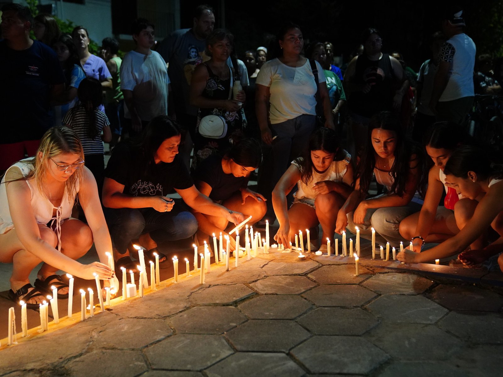 San Cristóbal marchó para homenajear y pedir justicia por el chico de 13 años asesinado por otro de 15 en la escuela