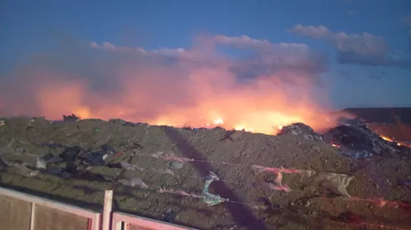 Se reactivó el incendio en la escombrera municipal