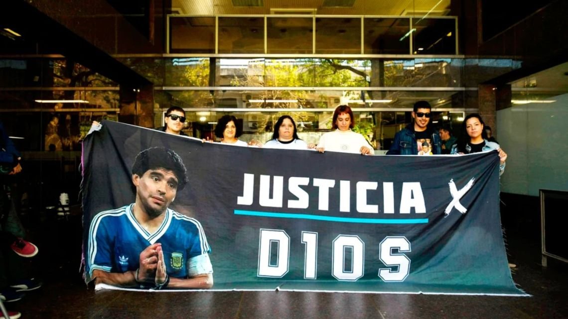 Se reprogramó casi un mes el juicio por la muerte de Diego Maradona