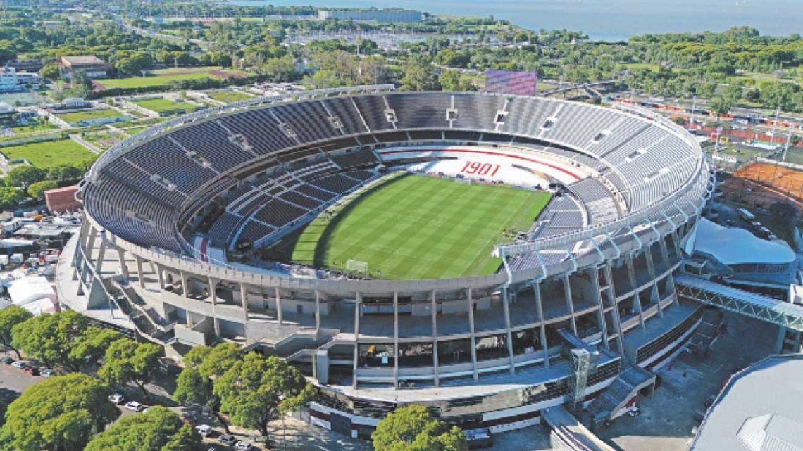 Selección, estadios e identidad