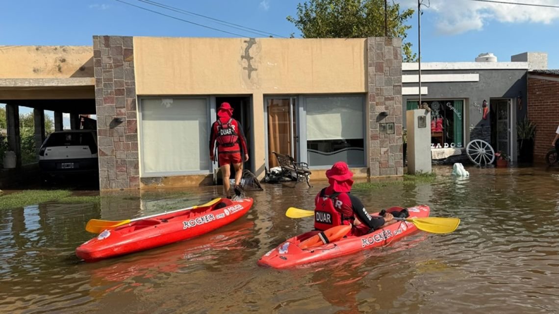 Temporal histórico en Colonia Marina: cayeron 300 mm en tres horas y el pueblo quedó bajo el agua