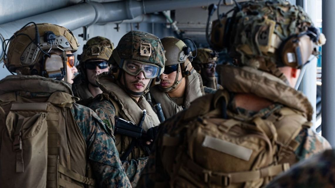 Tensión en Medio Oriente: Estados Unidos despliega el USS Tripoli con miles de marines