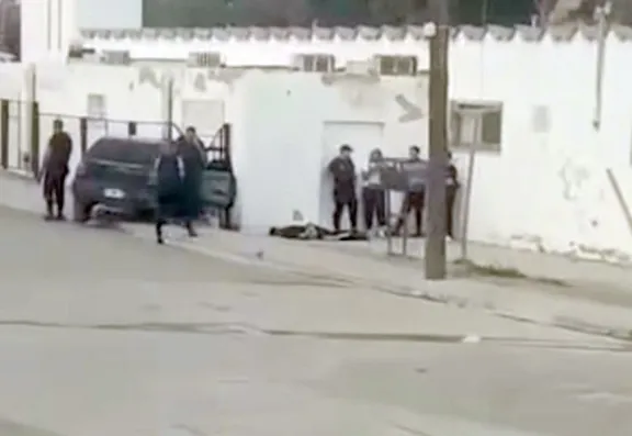 Trelew: Asaltan a repartidor, le roban la camioneta y se la prenden fuego, hay un detenido