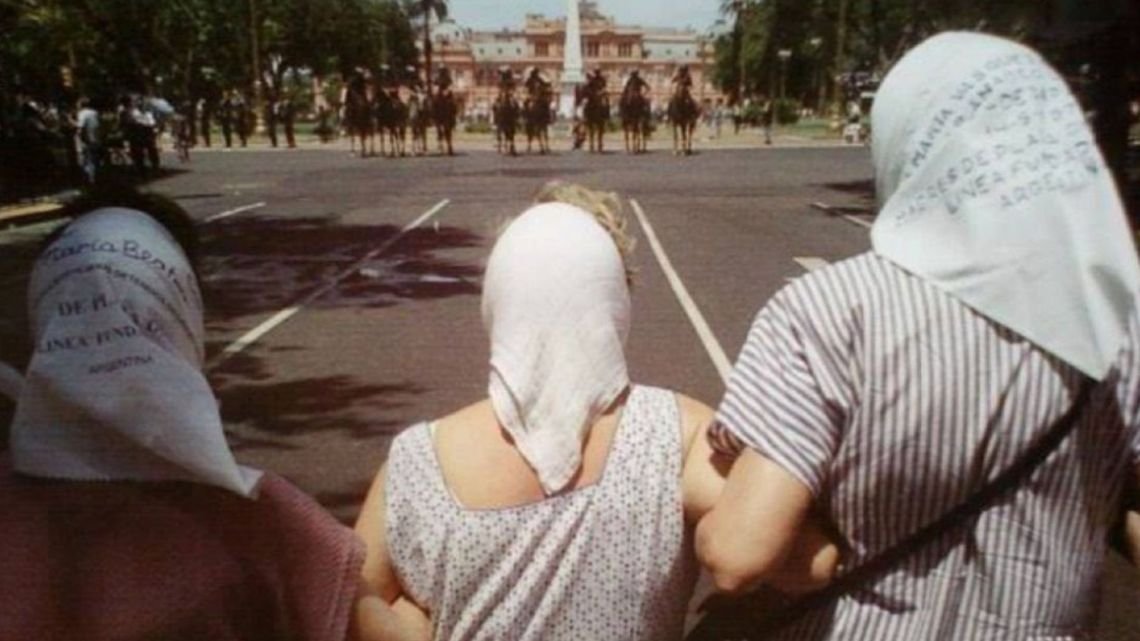 Un 30% de los argentinos tiene una opinión negativa de los derechos humanos, según una encuesta nacional a 50 años del golpe