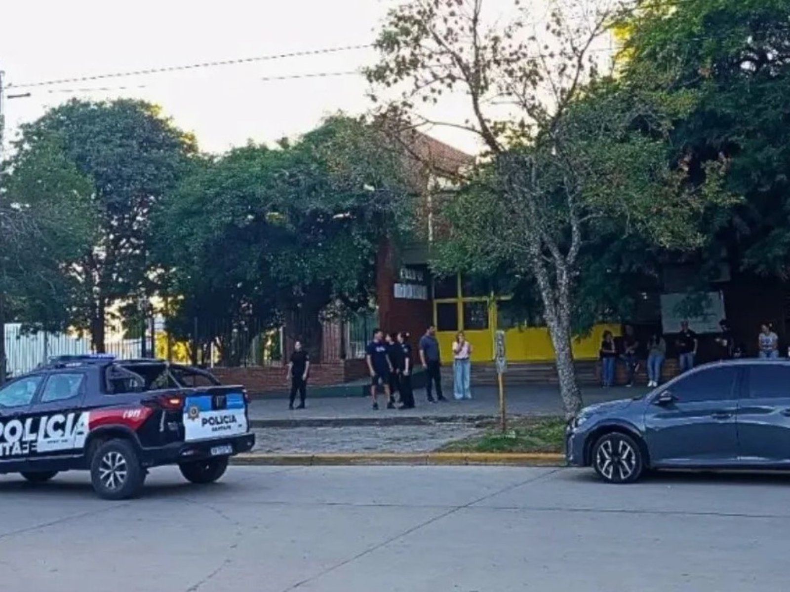 Un alumno entró armado a un colegio de San Cristóbal en Santa Fe y mató a otro, EN VIVO: qué pasó, investigación y últimas noticias
