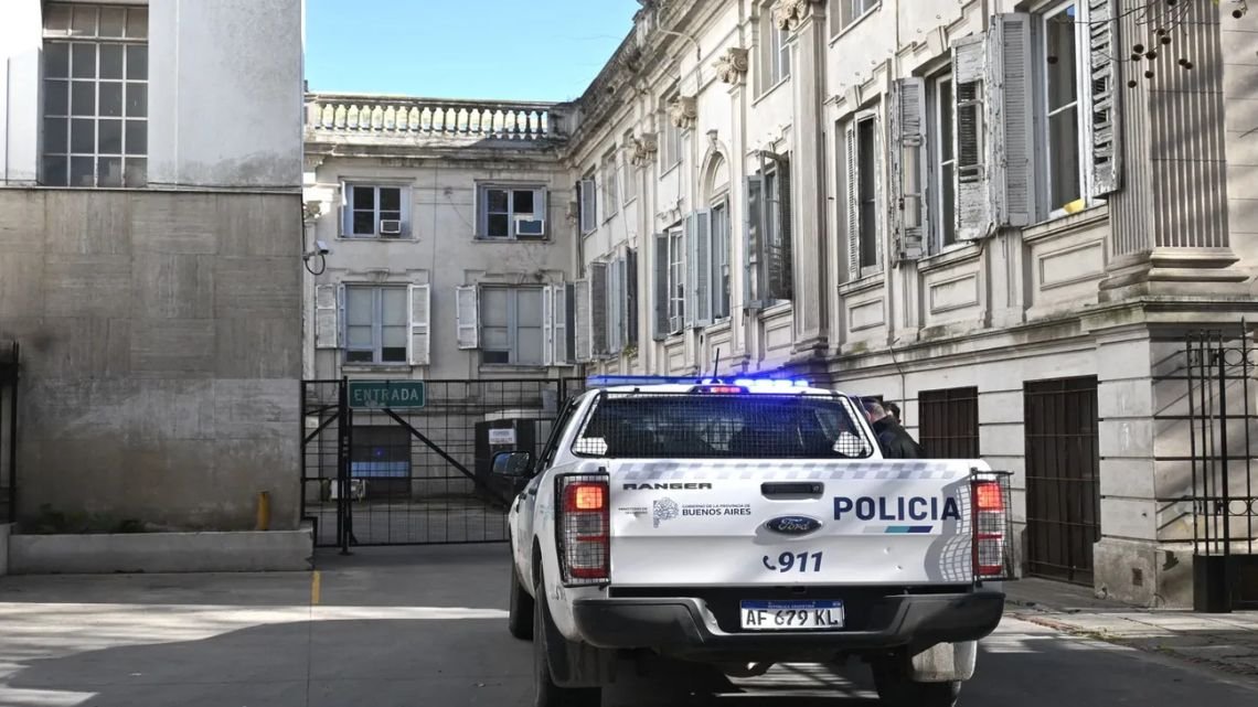 Un imputado por abuso sexual murió tras arrojarse desde un cuarto piso en los tribunales de La Plata