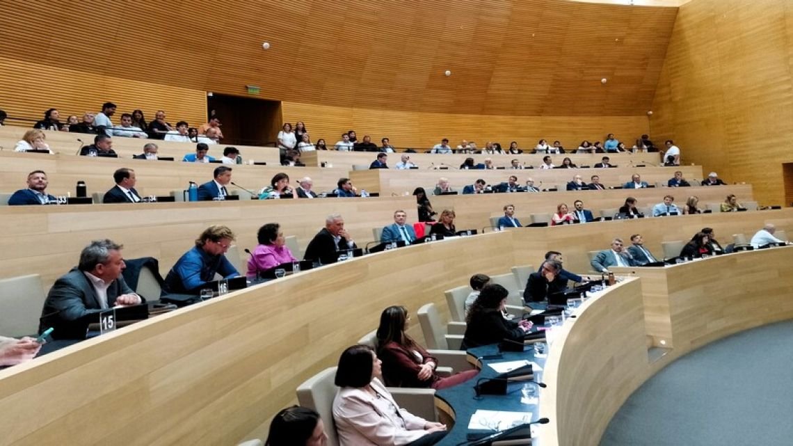 Unicameral: el PJ y la oposición escalan el choque por la Orgánica de Llaryora y la “ley de loteos”