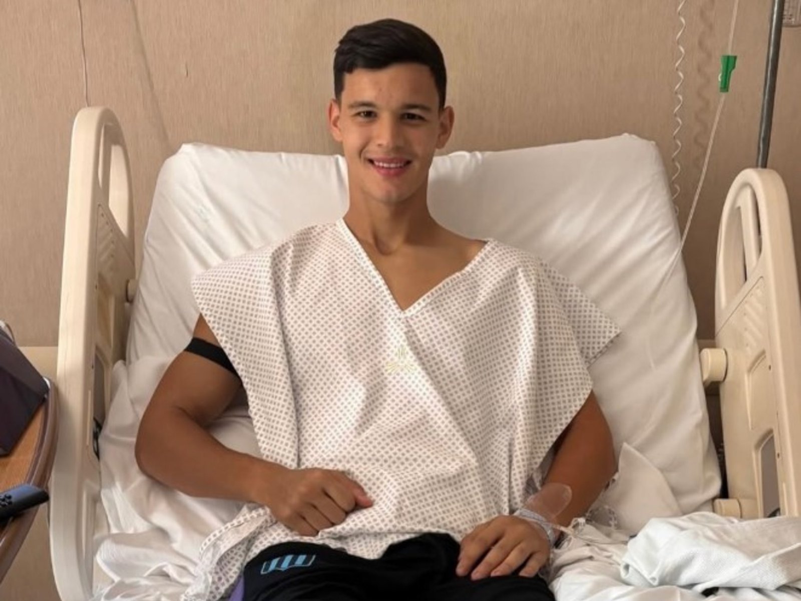 el viaje de Milito a Italia para que se quede en 2027