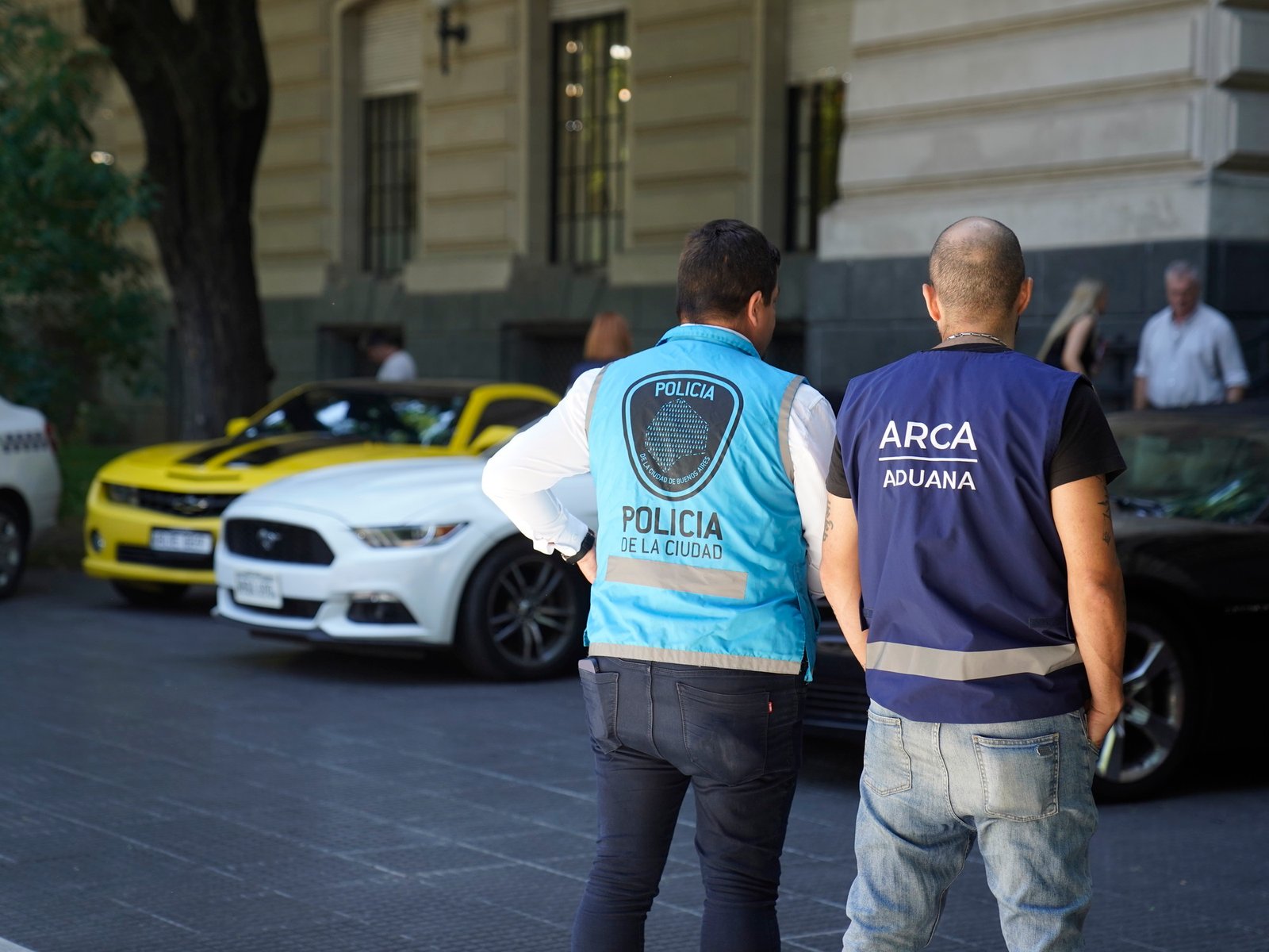 en varios operativos, la Aduana secuestro mercadería por 500.000 dólares