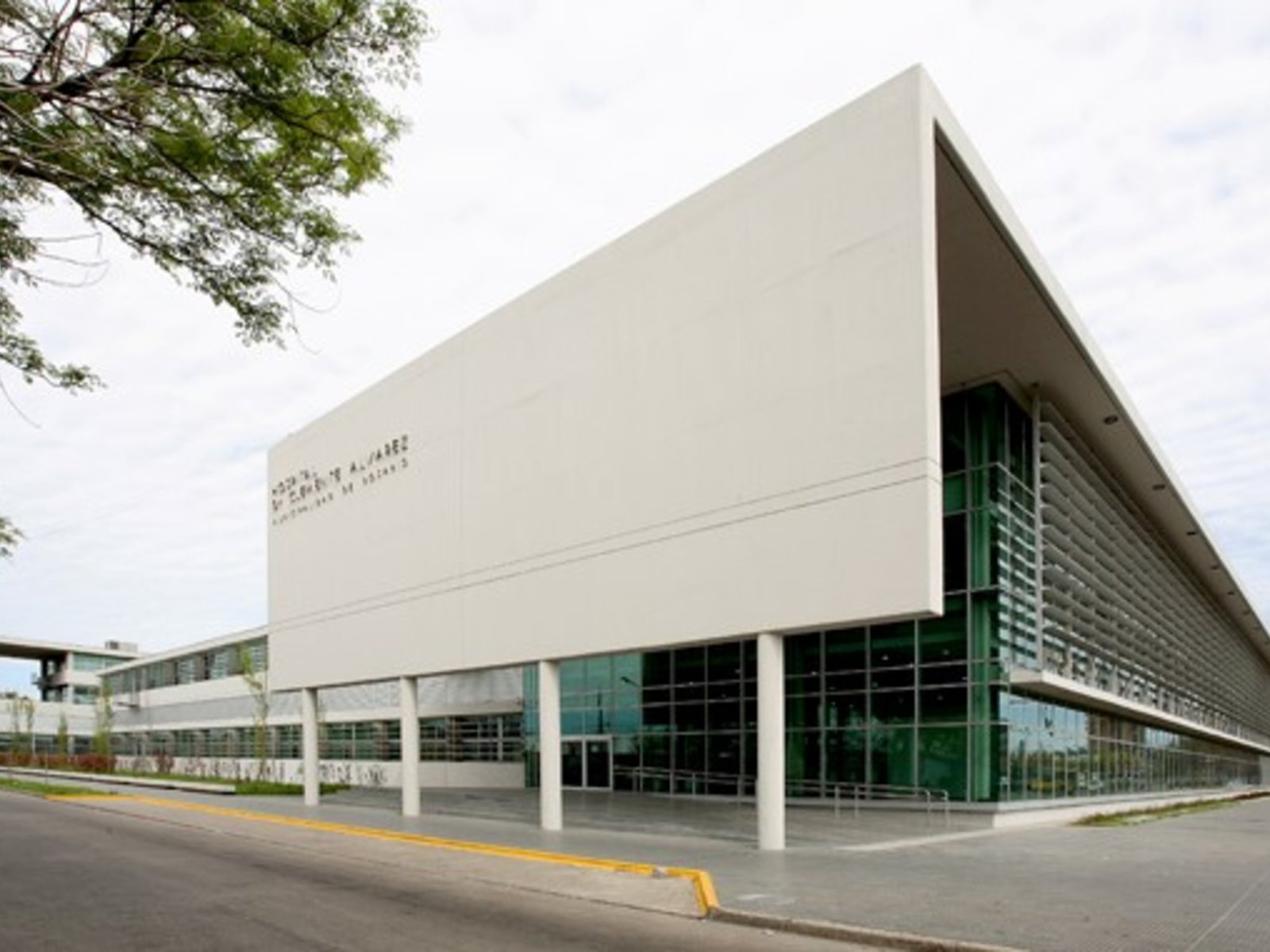 investigan si le disparó su hijo adolescente