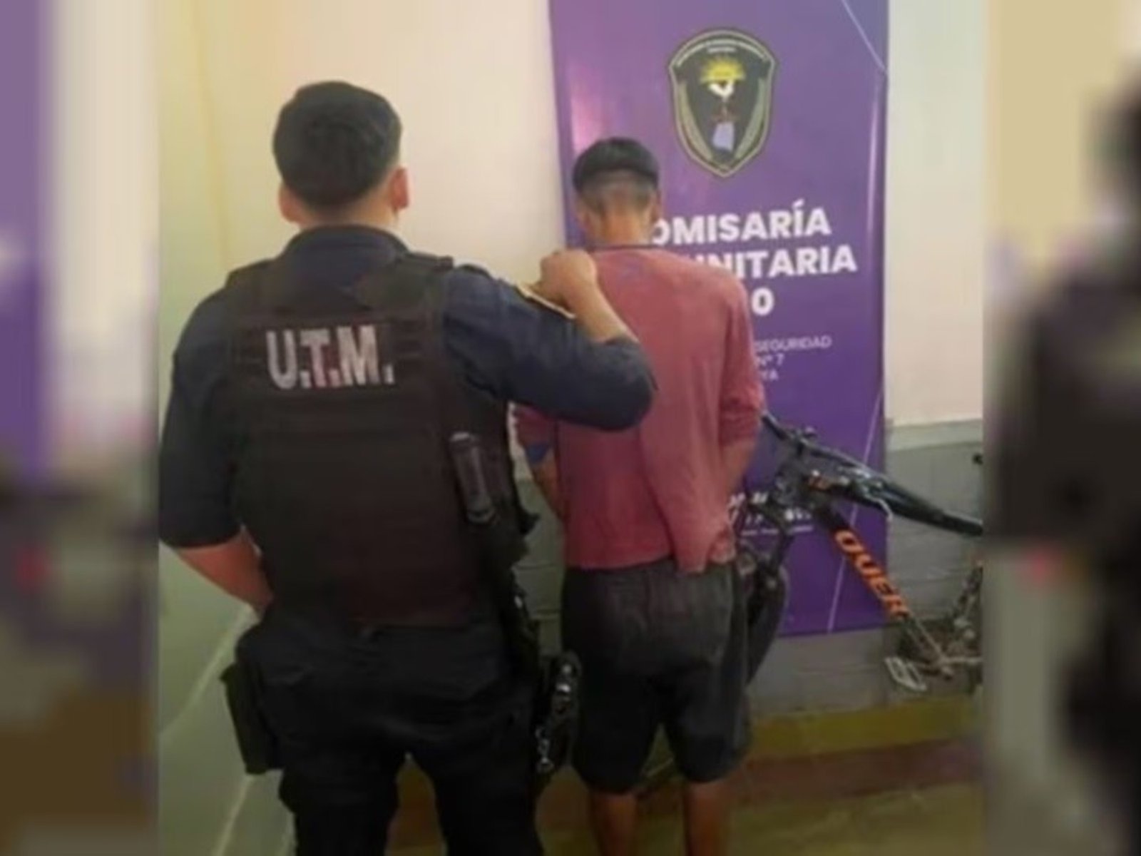 un hombre secuestró, apuñaló y abusó de su ex novia de 16 años embarazada