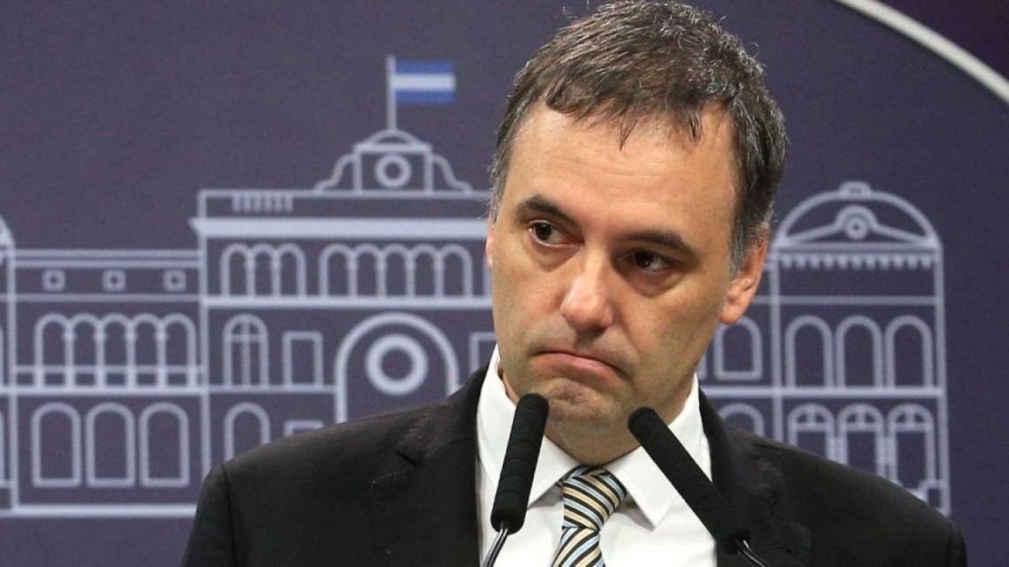 Adorni llega al Congreso el 29 de abril bajo presión judicial y con pedidos de renuncia desde la propia coalición