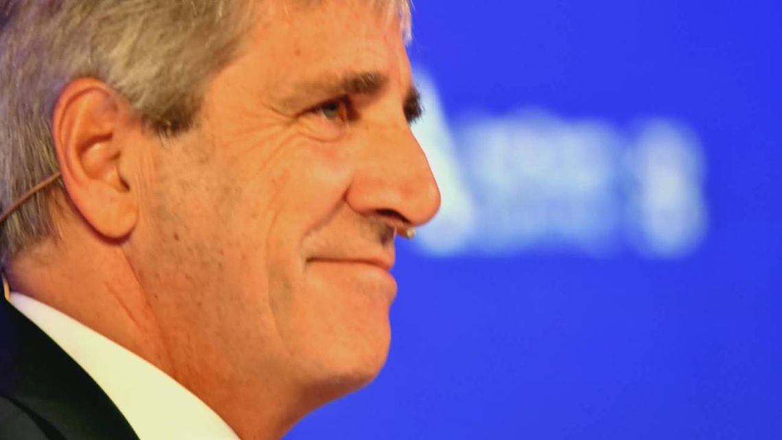 Ahora viene lo mejor, pero el que no viene más es el bondi