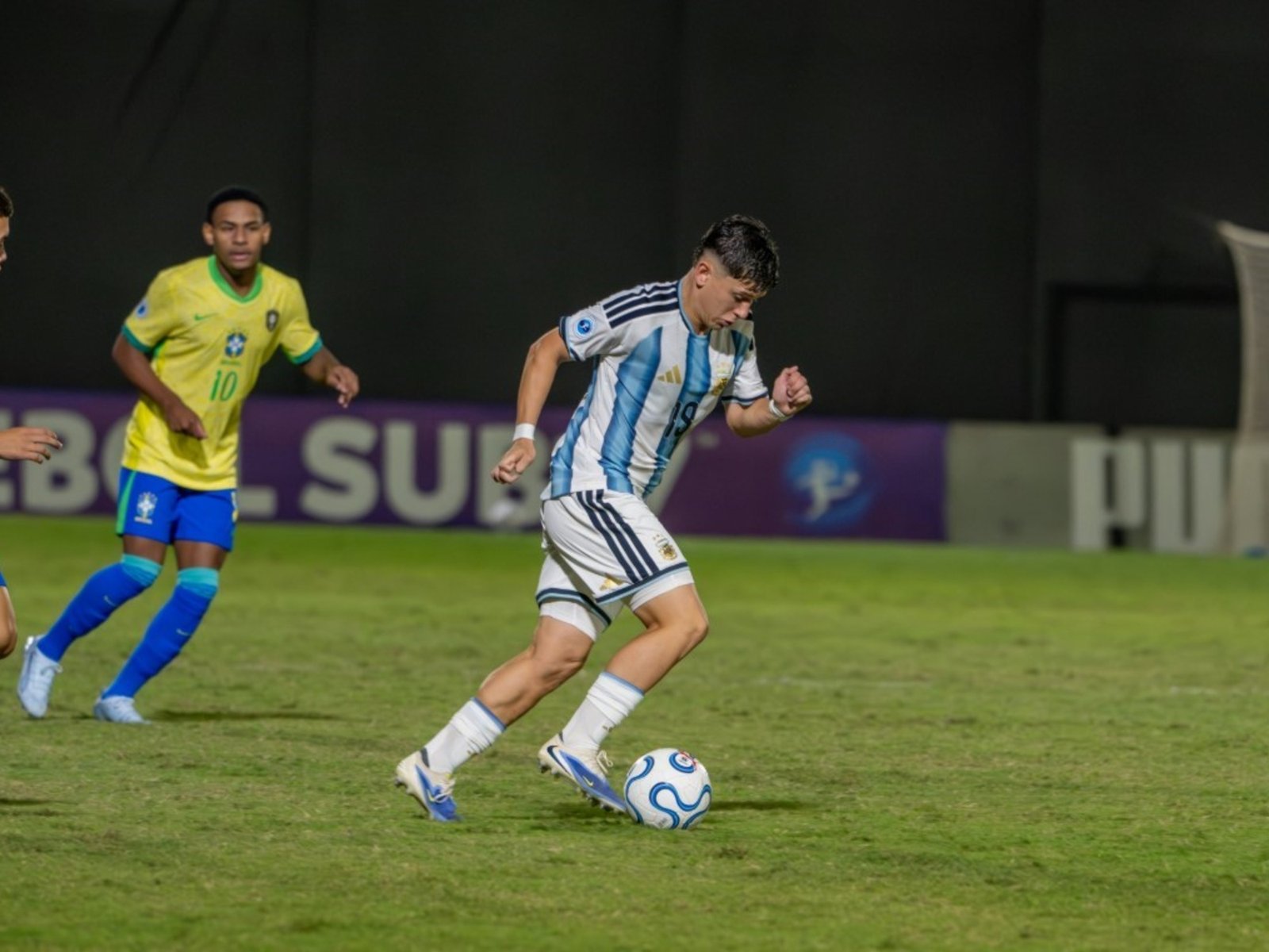 Argentina sufrió la goleada de Brasil y terminó fuera de control en un final caliente