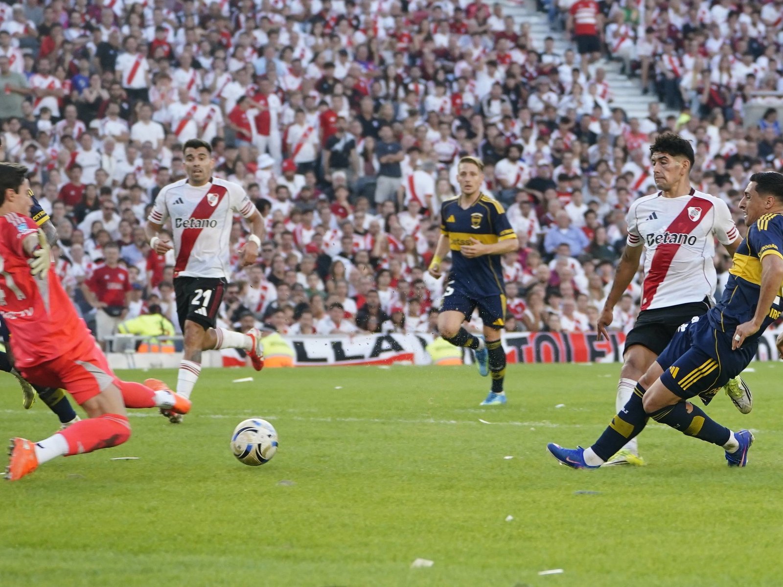 Beltrán fue el mejor en una tarde con muchos puntos flojos y unos cuantos aplazos