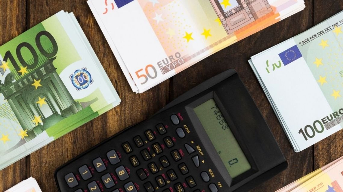 Cotización del euro y euro blue hoy, lunes 27 de abril