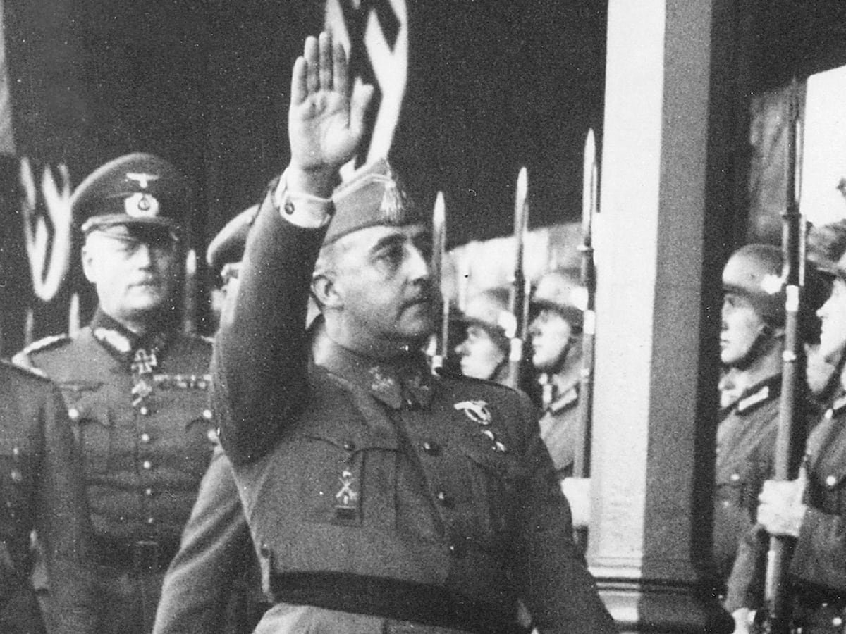 El Gobierno firma la resolución para extinguir la Fundación Francisco Franco: “Estamos protegiendo la dignidad de las víctimas” | España