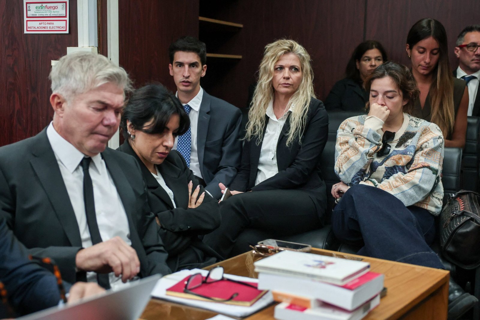 El abogado y dos hermanas de Maradona van a juicio por “lucro indebido” de sus marcas