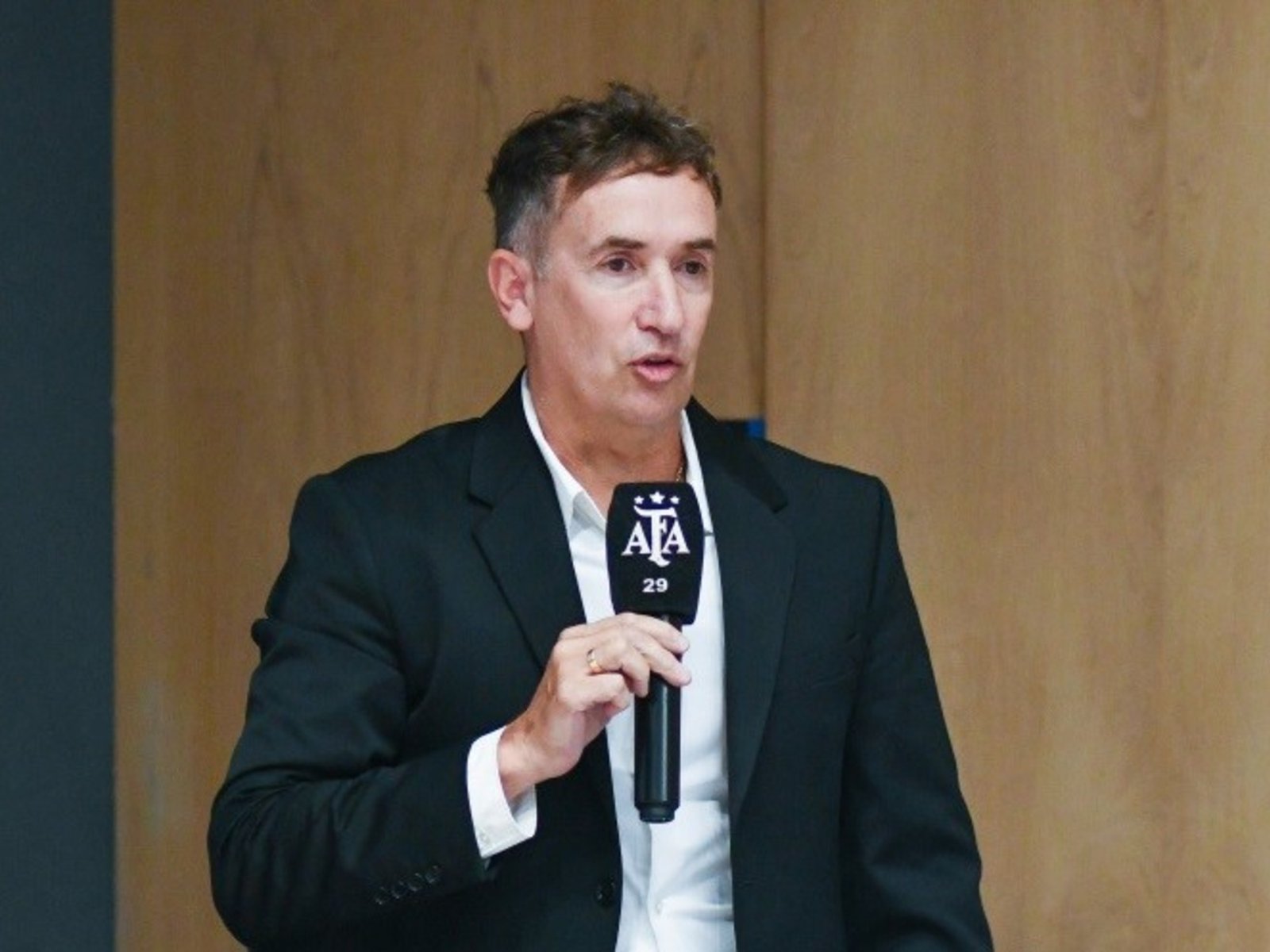 El insólito penal que cobró el hijo de Beligoy en la Primera B Metropolitana