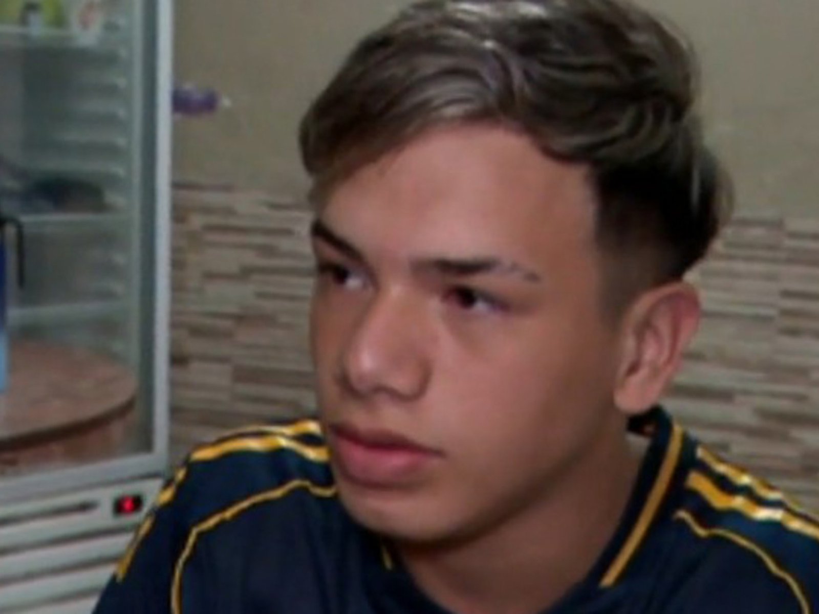 "Ella no quería que hable con otras chicas"