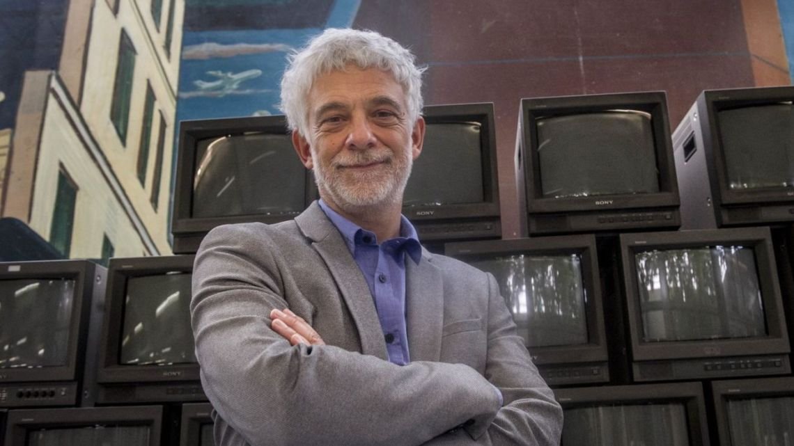 En “QR!”, Claudio Martínez advirtió: “Si la inteligencia artificial captura la conversación, se terminó la democracia”
