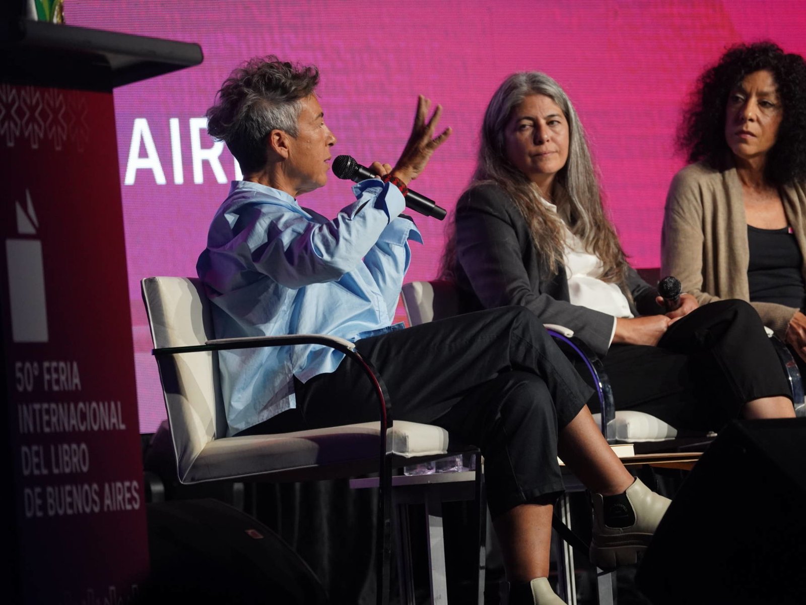En el debate de la Feria, Cabezón Cámara, Almada y Guerriero cuestionaron los discursos de odio