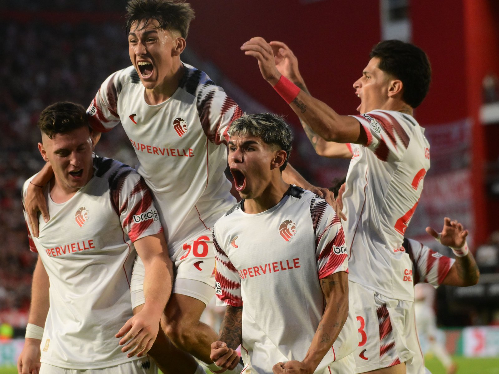 Estudiantes pasó a Vélez, Boca no pudo y festejó el Independiente mendocino