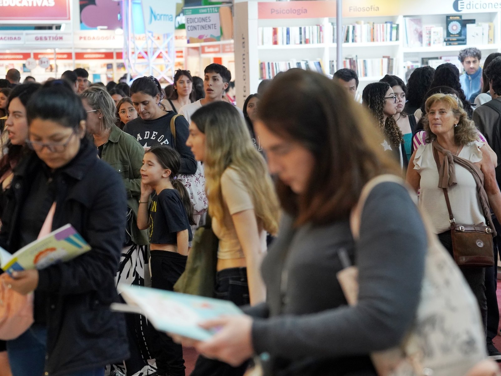Feria del Libro 2026: los recomendados de hoy 25 de abril