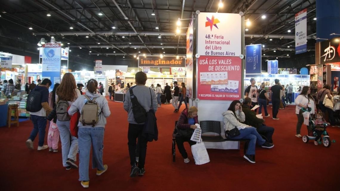 Feria del Libro 2026: más títulos, menos tiradas y prevén récord de visitantes