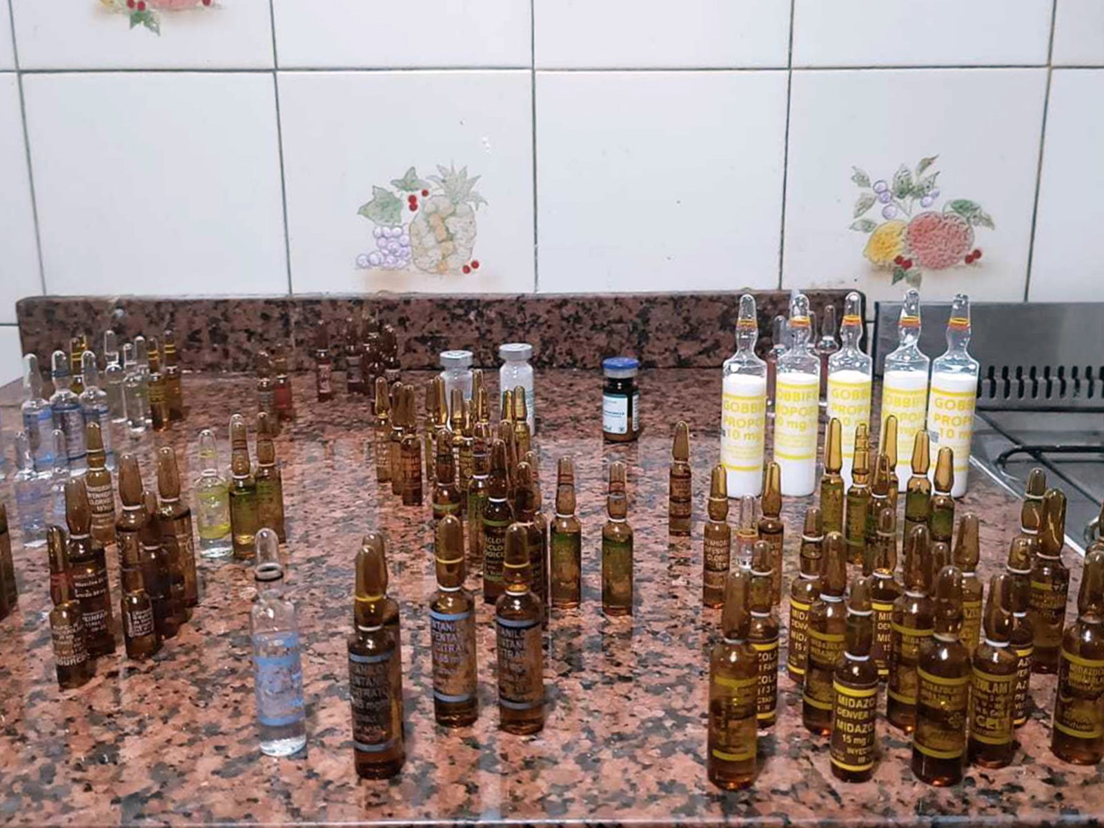 Hallan más de un centenar de ampollas con distintas drogas en el departamento del enfermero muerto en Palermo