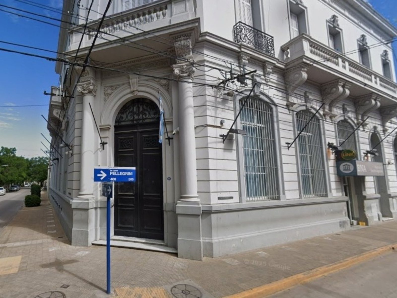 Investigan a una tesorera del Banco Nación por robarse más de 40 millones de pesos para pagar deudas de tarjetas