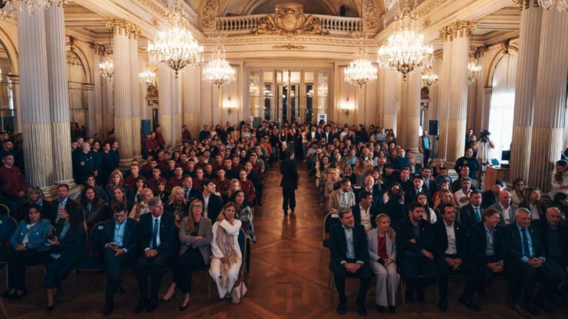 La Fundación de la Familia Policial fue distinguida en la Legislatura, con fuerte presencia de dirigentes políticos y judiciales