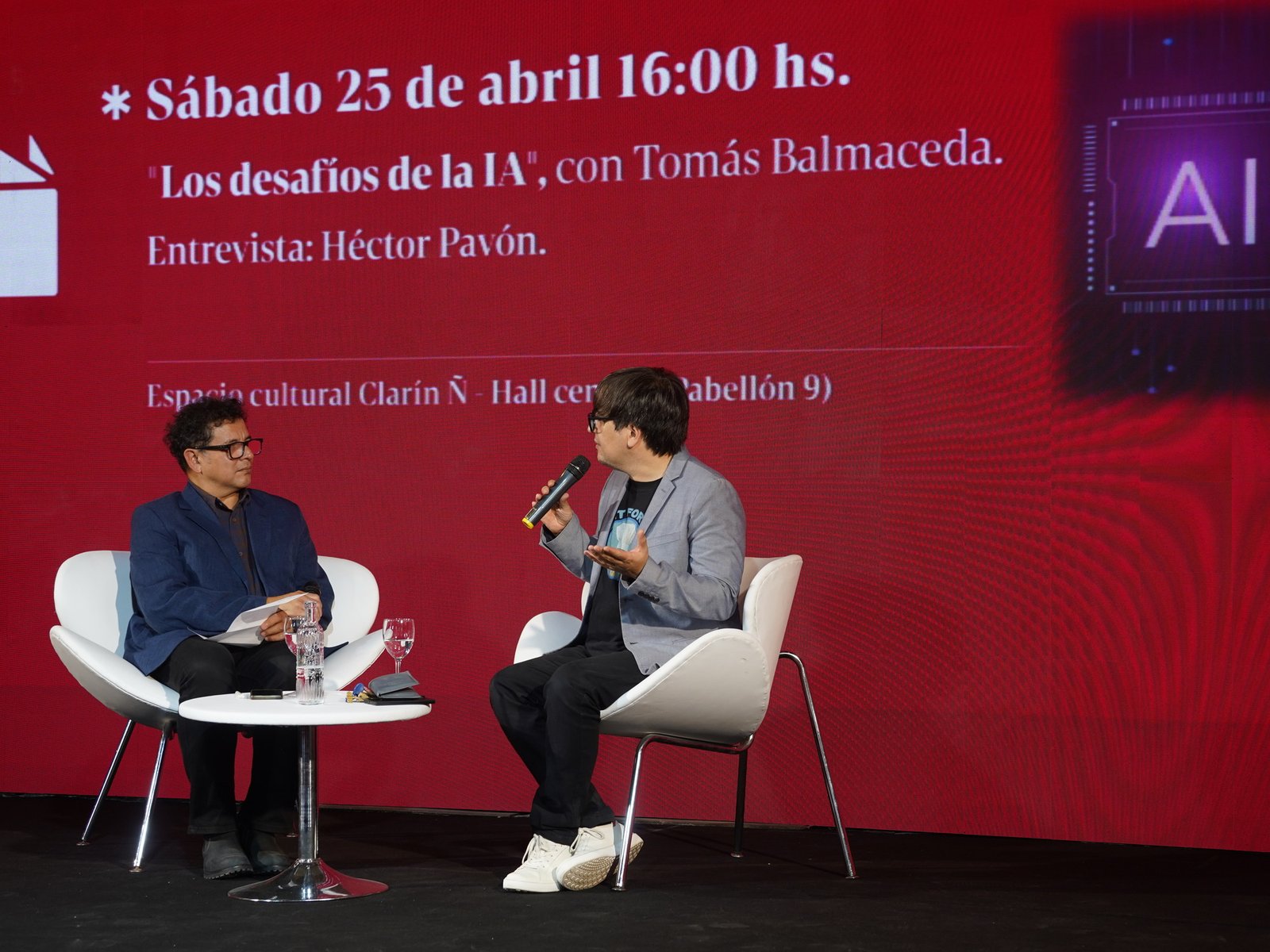 "La IA va a encontrar su límite", dijo Tomás Balmaceda en el espacio cultural de Clarín-Ñ