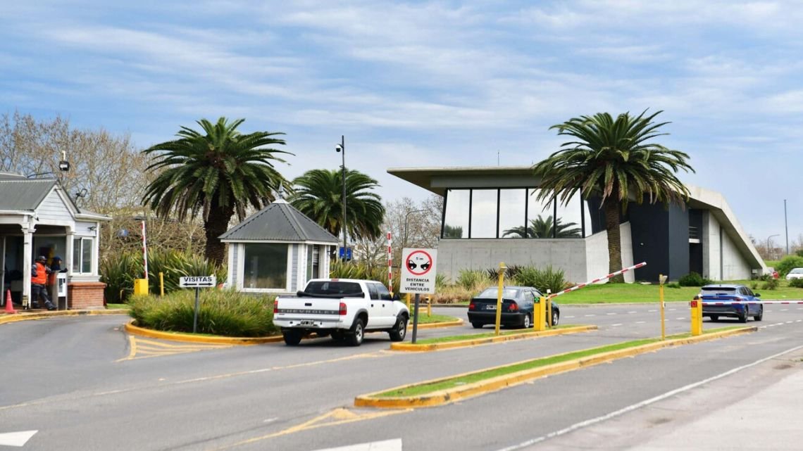 La Justicia investiga pagos millonarios de la AFA a una empresa vinculada a la mansión de Pilar y a Toviggino