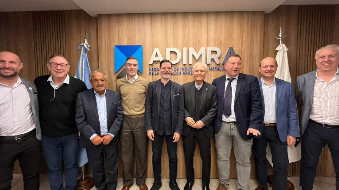 La diplomacia paralela de China busca profundizar sus lazos con industriales argentinos y contrapone el modelo Milei