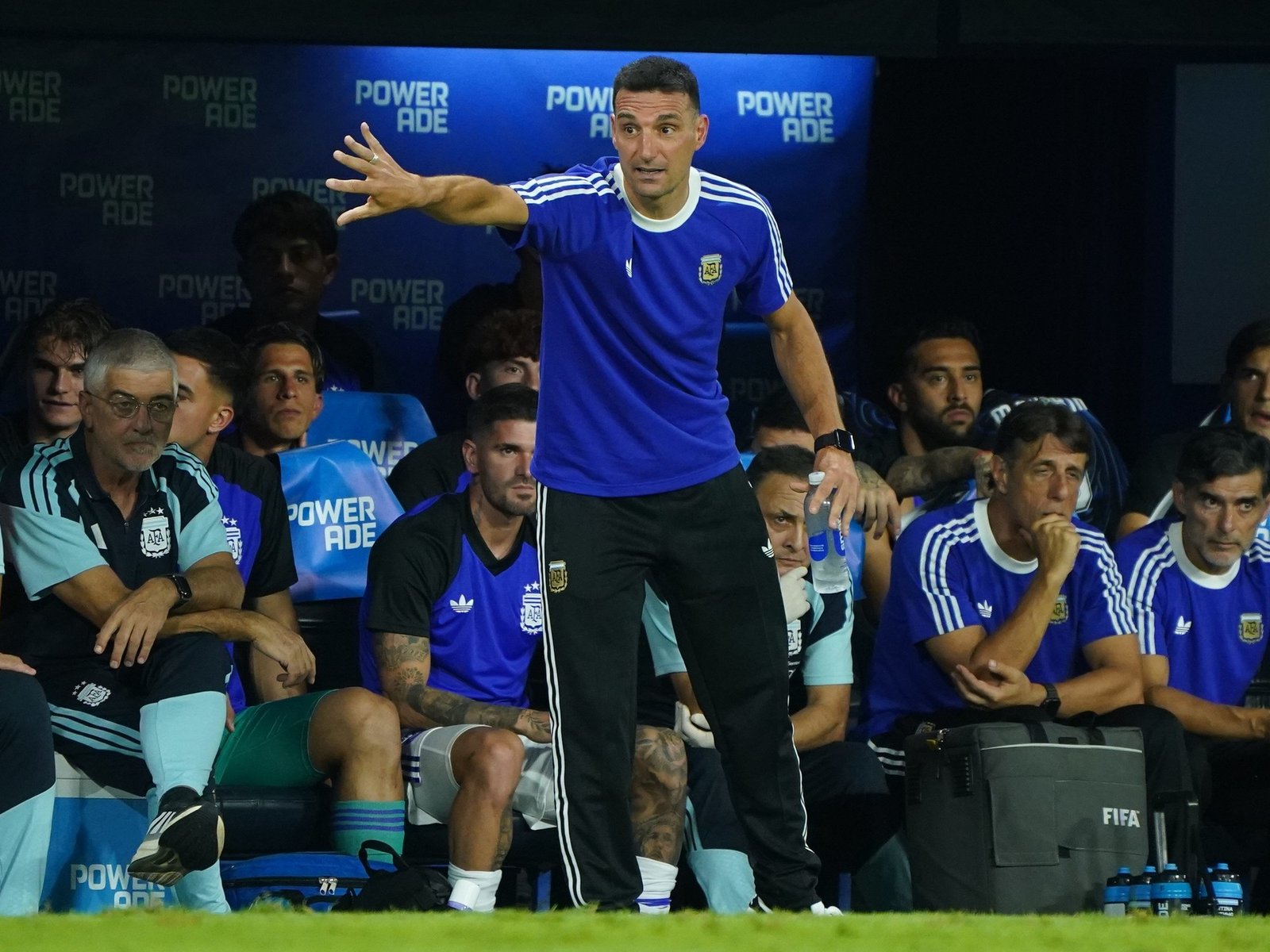 Lionel Scaloni es uno de los grandes candidatos para dirigir a Real Madrid, según un importante medio de España