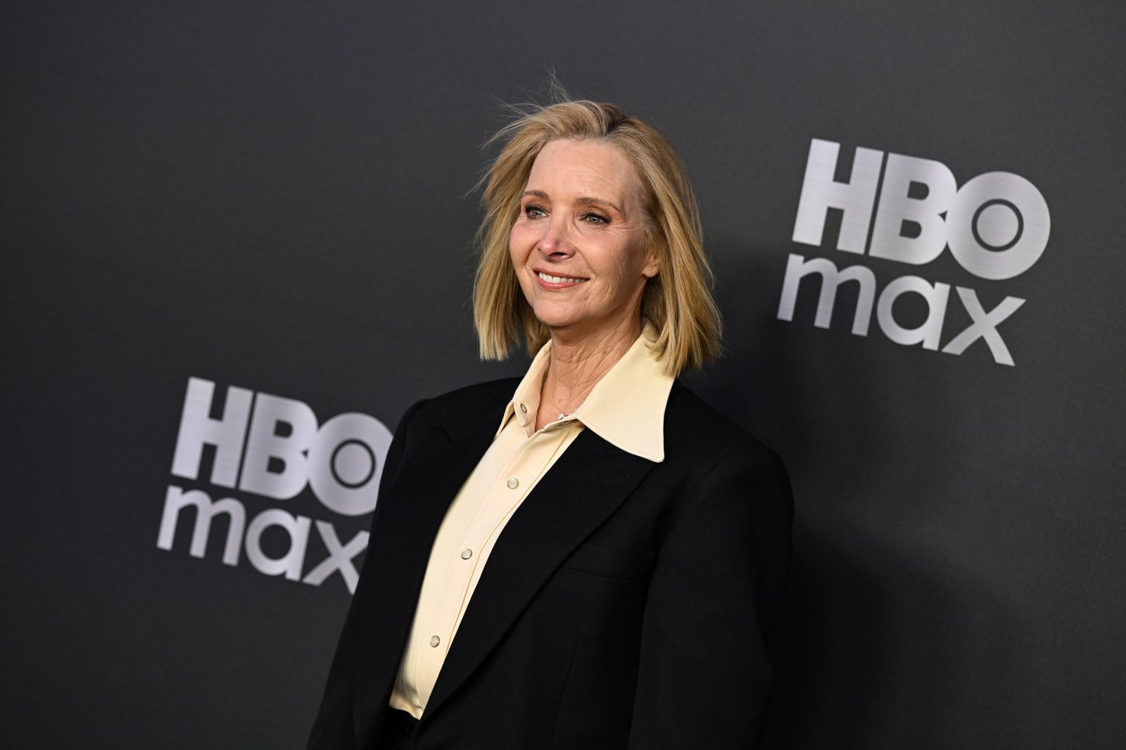 Los actores de ‘Friends’ siguen ganando 20 millones de dólares al año por la serie, según ha revelado Lisa Kudrow