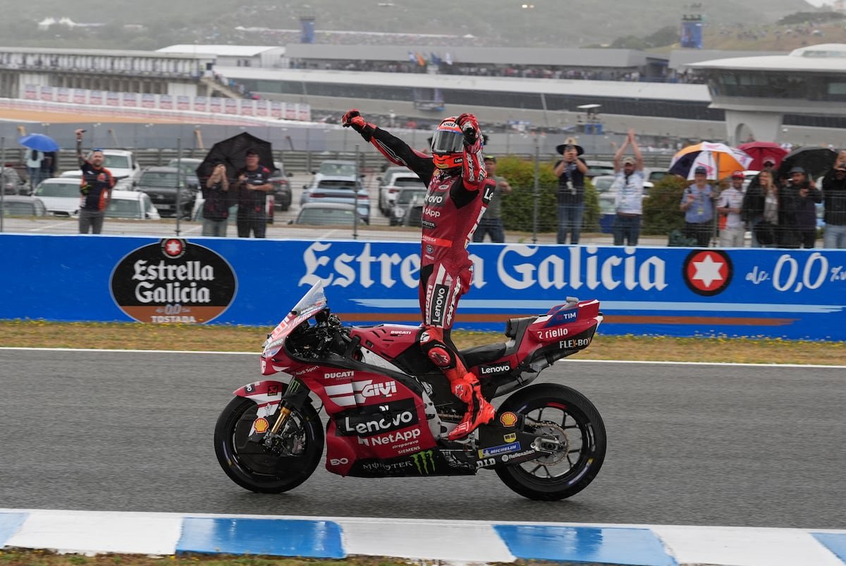 Marc Márquez baila entre tormentas en Jerez: ‘pole’ y triunfo al ‘sprint’ en un sábado caótico en el GP de España | Motociclismo | Deportes