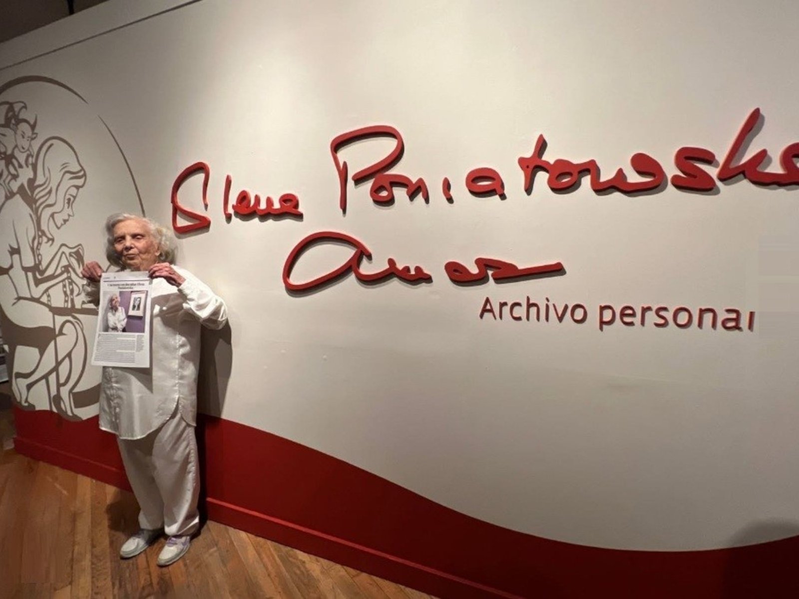 Más de 400 piezas revelan la vida y obra de Elena Poniatowska en una gran muestra en México