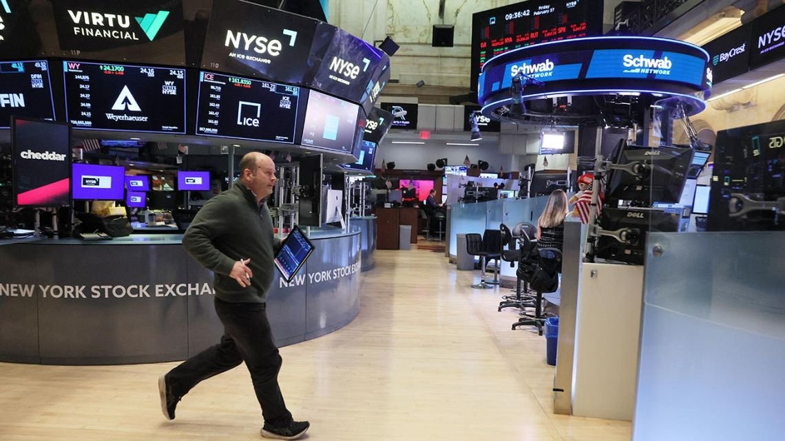 Mercados expectantes: caen las acciones y suben los bonos ante nuevas dudas sobre la tregua en Medio Oriente