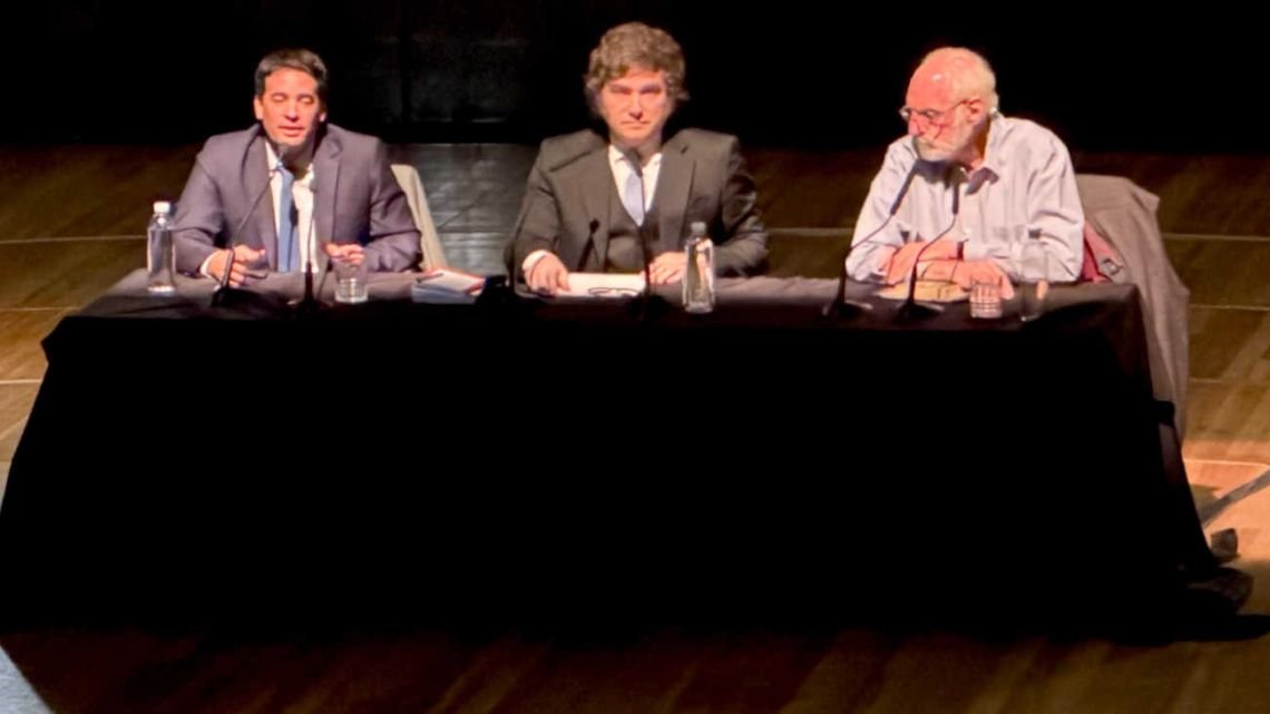 Milei se molestó por una pregunta sobre la inflación: "No es el lugar, no es el momento"