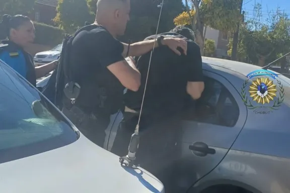 Persecución y operativo cerrojo: dos detenidos tras un robo en pleno centro de Trelew