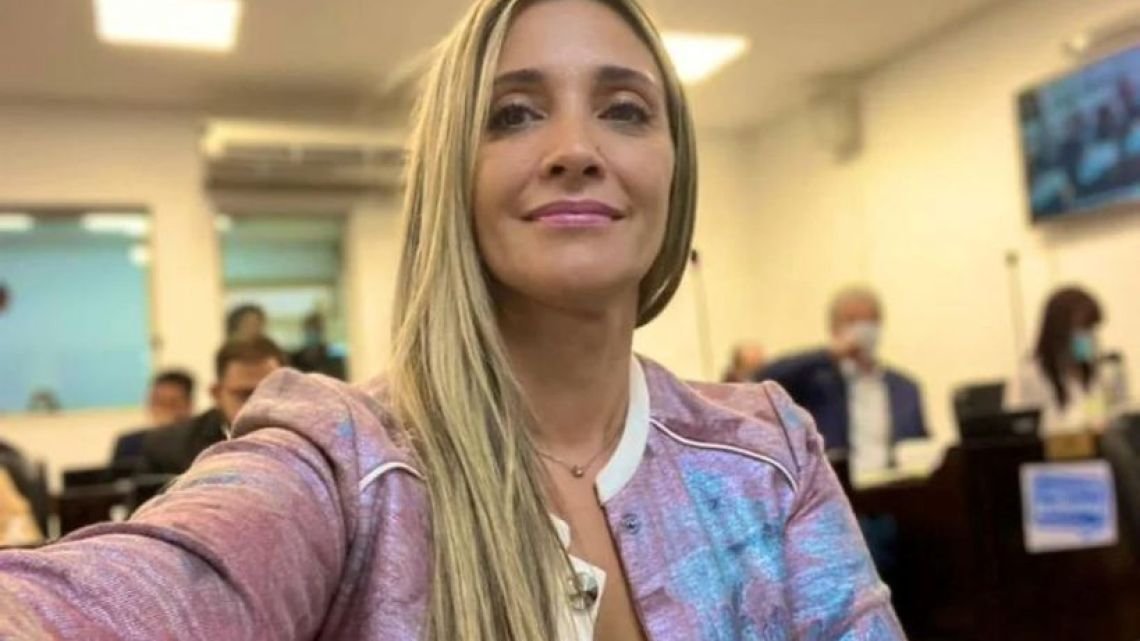 Por publicaciones en Twitter, intendenta chaqueña deberá pagar una indemnización millonaria a un funcionario