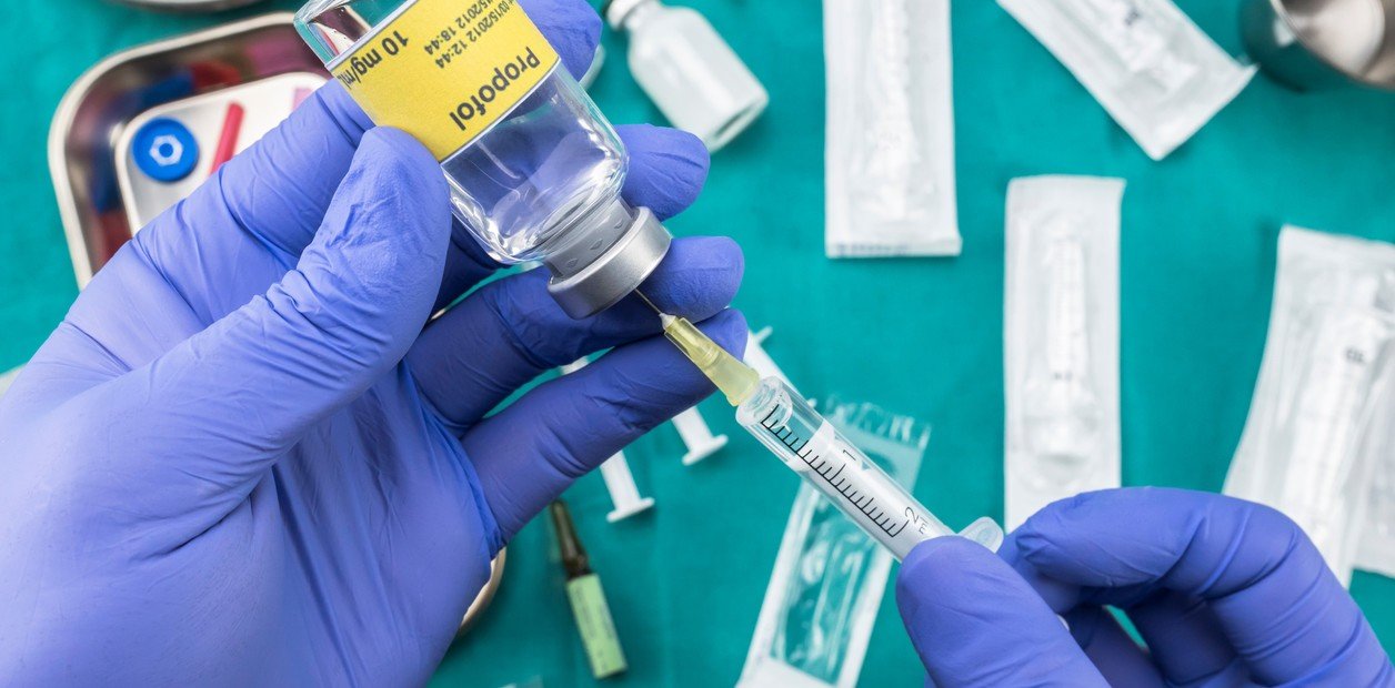 Proponen más controles para prevenir el robo de propofol en hospitales y clínicas tras la muerte del anestesista