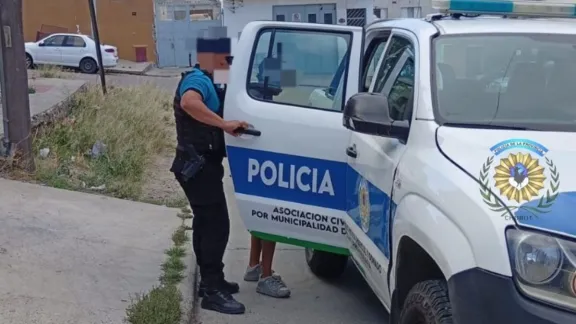 Quiso escapar tras un choque y fue detenido por tener pedido de captura