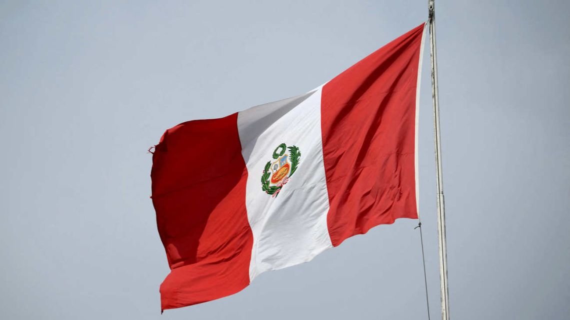 Renuncian ministros en Perú tras acusar a Balcázar por compra la de F-16 a EE.UU.