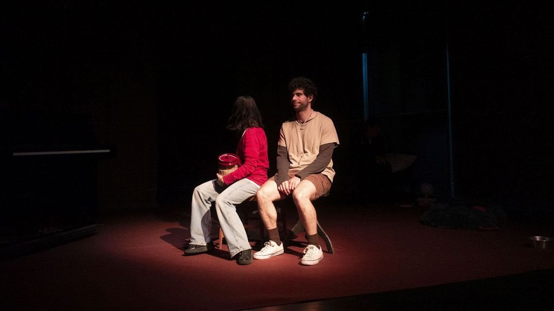 Rocío Muñoz y el desafío de Campera: humor, absurdo y el misterio de estar vivos